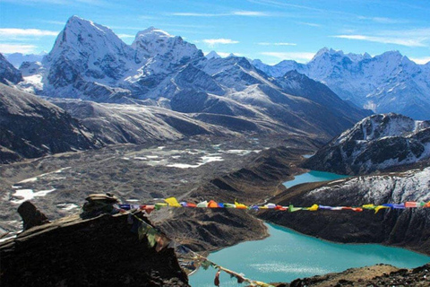 Von Lukla aus: 10 Tage Gokyo Lake &amp; Ri Trek mit Himalaya-Führer