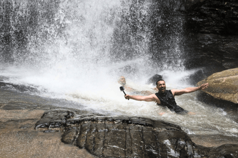 Przygoda w Chiang Mai na quadach | Tajemniczy wodospad i spływ bambusową tratwą2 MIEJSCA – 1 godzina jazdy quadem | Tajemniczy wodospad, spływ bambusową tratwą i lunch