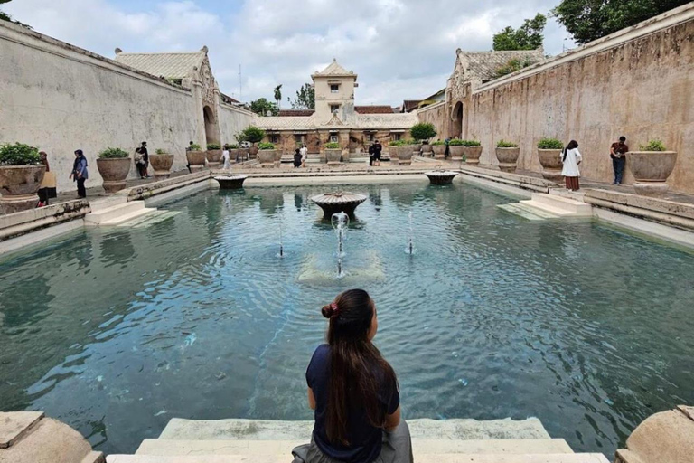 Yogyakarta: tour di 2 giorni a Borobudur, Merapi, Prambanan e al palazzo