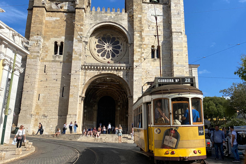 Lissabon: Historische private Stadtrundfahrt mit dem Tuk TukLissabon: Historische private Stadtrundfahrt mit dem Buggy