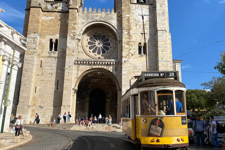 Lissabon: Historische private Stadtrundfahrt mit dem Tuk TukLissabon: Historische private Stadtrundfahrt mit dem Buggy