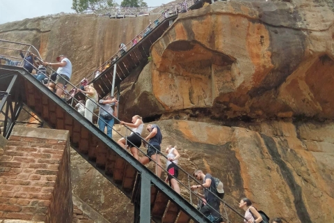 1-dniowa wycieczka z Kandy do Sigiriya z Village Experiences