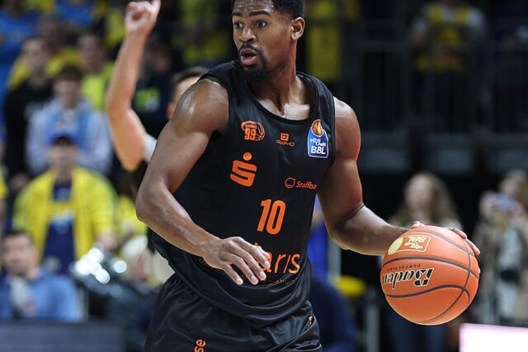 Chemnitz: Niners Chemnitz Basketball Game at Chemnitz ArenaShort Side Ticket