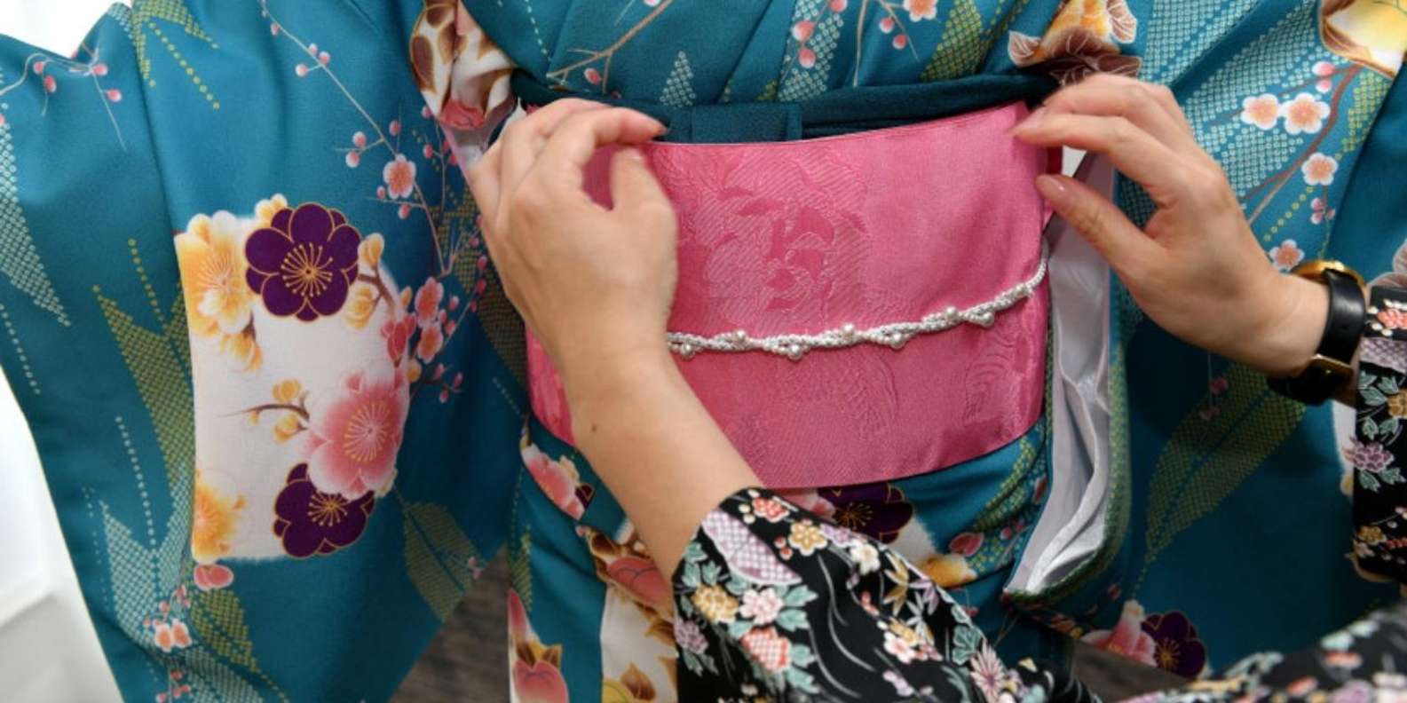 Kyoto: Kimono Tea Ceremony at Orizuruya Gion