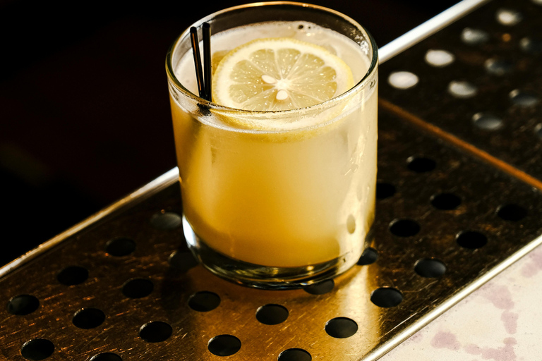 Kathmandu: Nightlife and Bar Crawl Tour