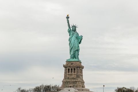 NYC：自由の女神エクスプレススキップ-ザ-ボックス-オフィスクルーズ