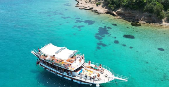 Bodrum: Orak Island and Meteor Bay Boat Tour with Lunch