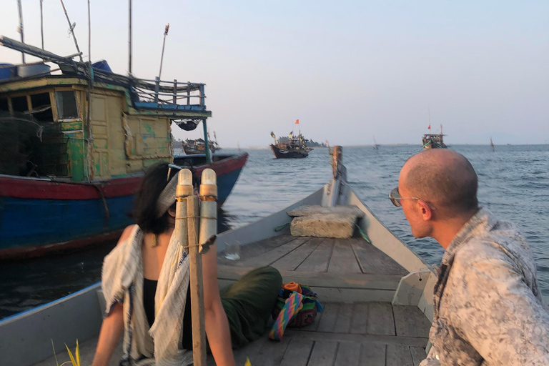HoiAn: Sunset Fishing Boat Tour and BBQ Dinner with locals