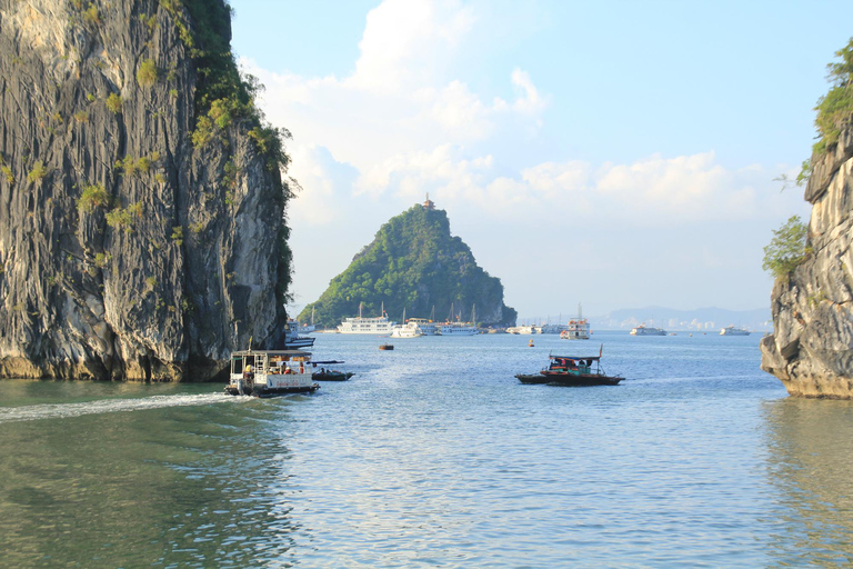 Lyxkryssning Halong Bay, 6 timmars resa, buffé, kajakpaddling