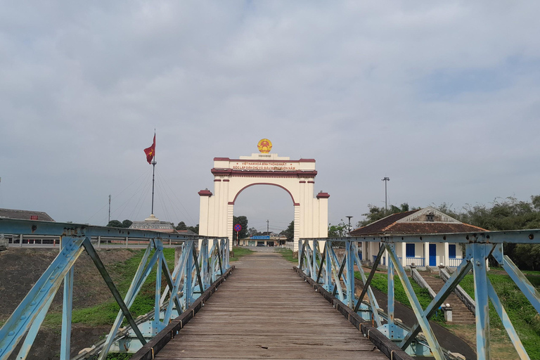 Hue - Golden Bridge Bana Hills - Hoi An prywatnym samochodem