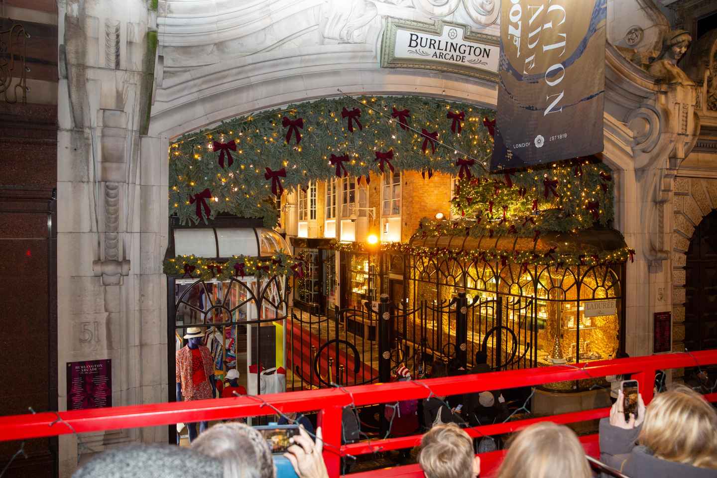 London: Christmas Lights Tour by Vintage Double-Decker Bus