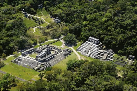 Desde Palenque: Ruinas y cascadas de Misol-ha y Agua Azul