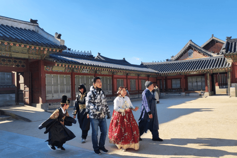 Gyeongbok-gung and Seochon walking tour with coin lunchbox Gyeongbok-gung & Seochon Walking Tour (Hanbok Experience)
