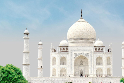 From Delhi: All-Inclusive Taj Mahal Tour By Gatimaan Express Private Tour with 2nd Class Coach, Car, Entry Fees and Lunch