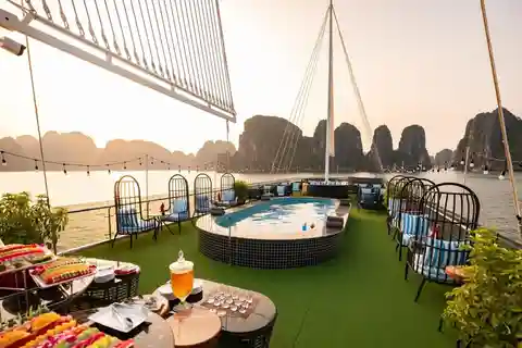 Desde Hanoi: Excursión de un día a la Bahía de Ha Long con crucero y almuerzo