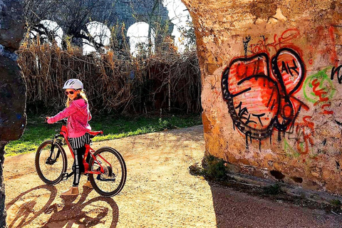 Rome : visite guidée en vélo électrique au coucher du soleil avec catacombes et apéritifExcursion en vélo électrique au coucher du soleil avec catacombes et apéritif