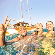 POSITANO: BOAT ADVENTURE CAVES BEACHES SNORKELING & PROSECCO