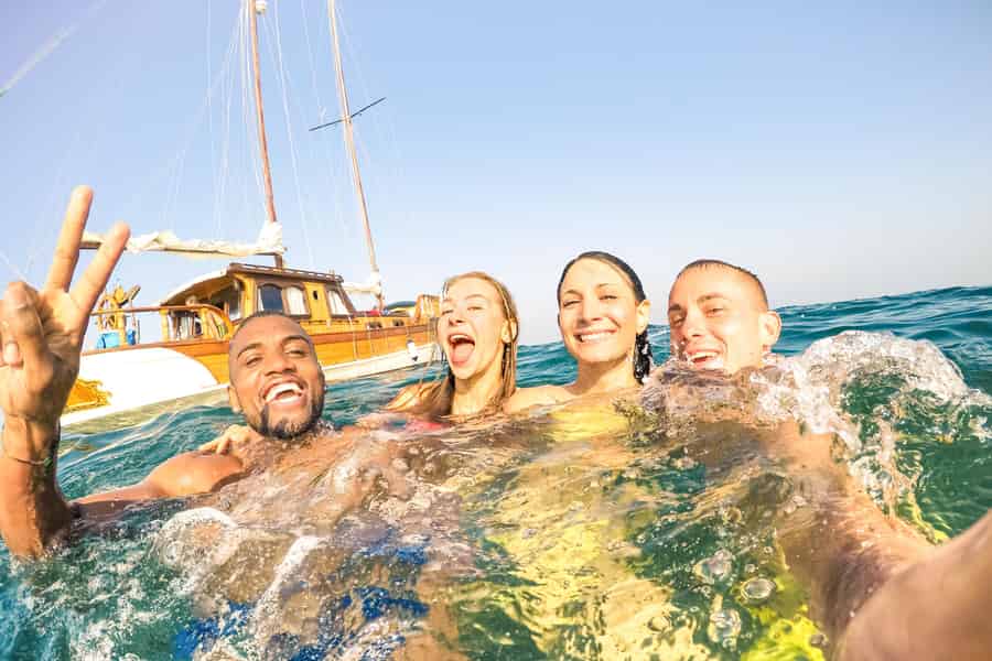 Positano: Bootsabenteuer 6 Stunden Höhlen Strände Besuch Amalfi. Foto: GetYourGuide
