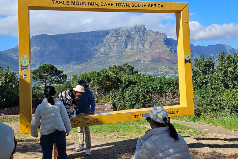 Cape Town: Table Mountain Cableway & City Tour with Pickup