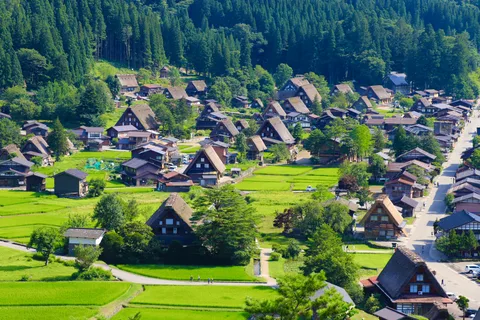 Nagoya: Hida Takayama & Shirakawa-go Tour w/Optional Lunch