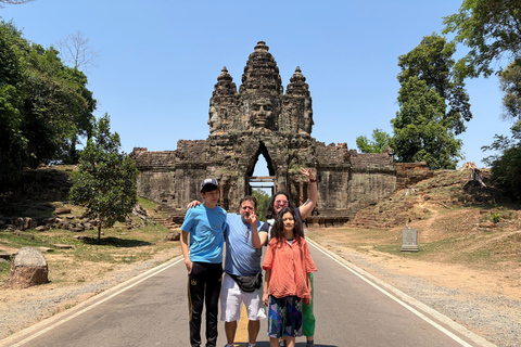 Siem Reap: Angkor Wat Sunrise, Kbal Spean, & Banteay Srei Angkor Wat Sunrise, Kbal Spean, & Banteay Srei—Basic Tour