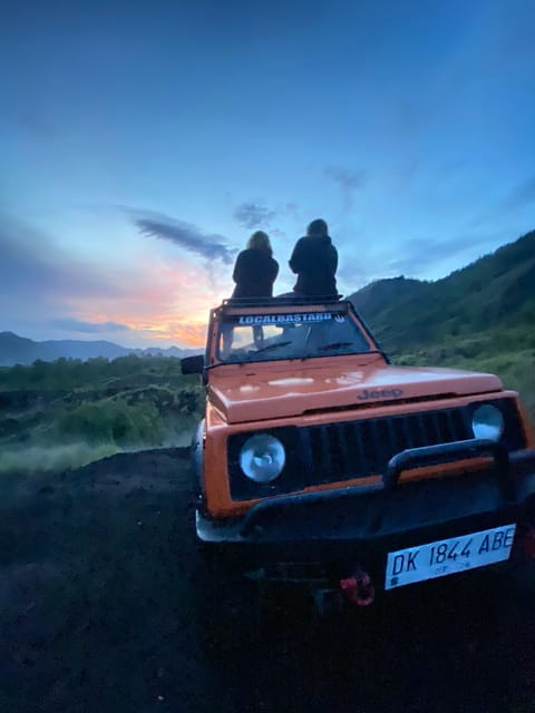 Jeep Sonnenaufgang Berg Batur Schwarze Lava GetYourGuide