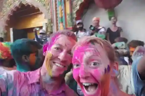 Le gemme di Agra e Mathura Holi: Taj, Forte Rosso e Tour SOS