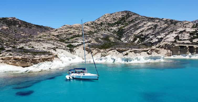 Milos: Full-Day Sailboat Cruise with Food and Open Bar