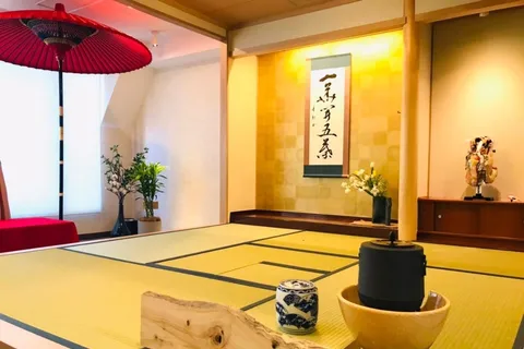 Tea ceremony experience in Japanese-style room 60min