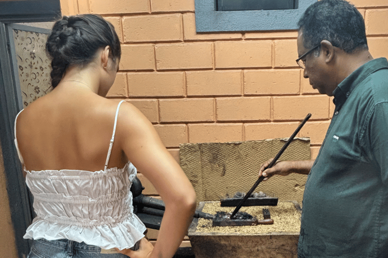 Galle: Traditional Silversmith Experience with Local Lunch