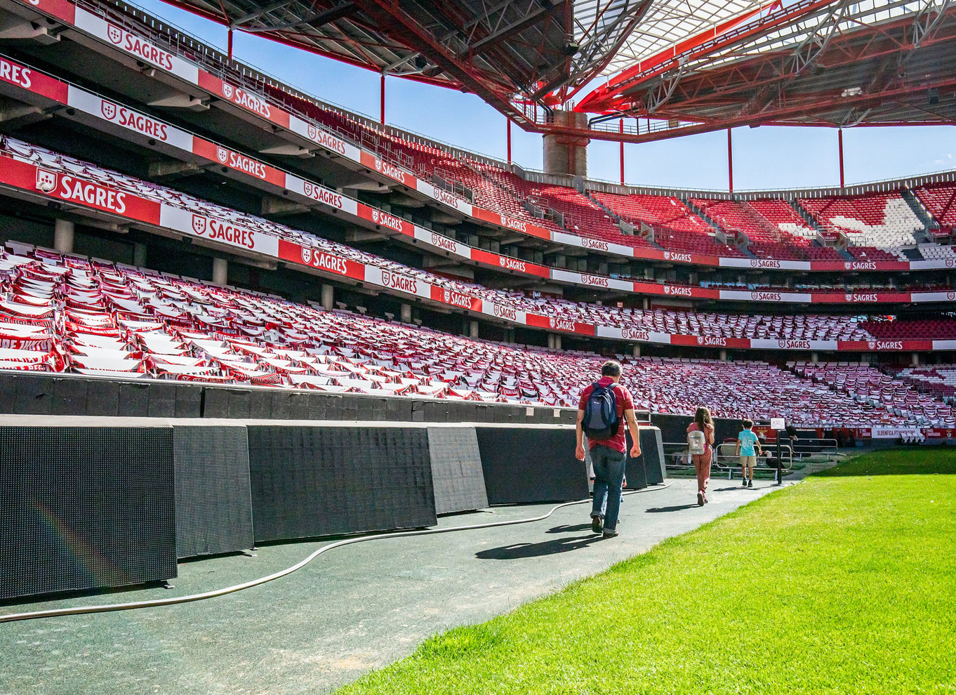 Lissabon: Luz Stadium Tour & SL Benfica Museum billet m/Scarf