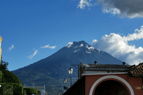 8 daagse pakket Antigua, Lago Atitlán, Tikal en Semuc Champey