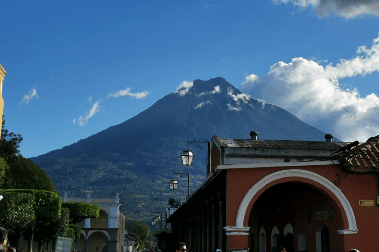 8 daagse pakket Antigua, Lago Atitlán, Tikal en Semuc Champey