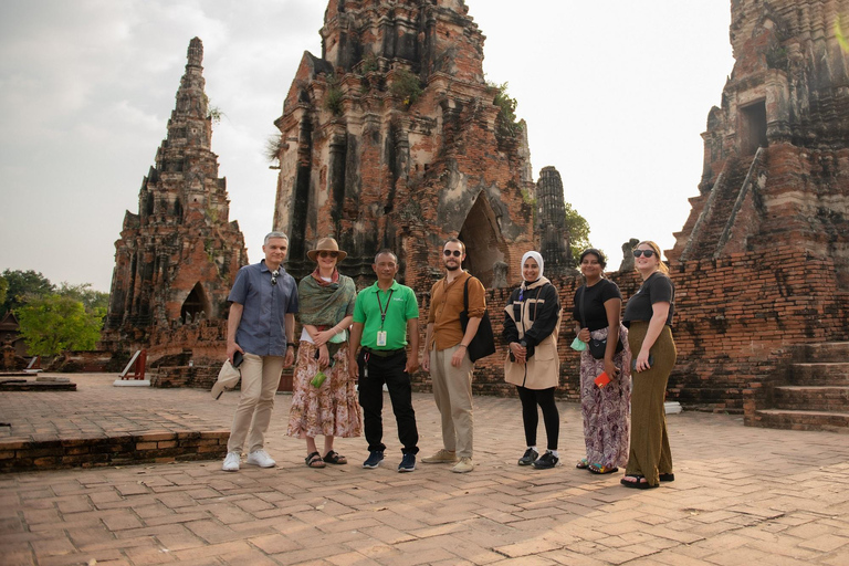 Bangkok: Excursão de 1 dia a Ayutthaya, ferrovia e mercados flutuantesTour particular em inglês