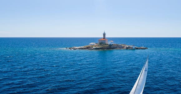 Rovinj: Halbtägiges Segelerlebnis mit Schwimmen & SUP