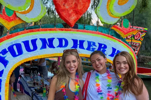 Cidade do México: Festa de barco em Xochimilco com bebidas ilimitadas