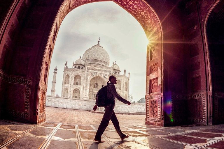 Visite du Taj Mahal au lever du soleil et du fort d'Agra avec Fatehpur SikriVisite avec voiture privée + guide touristique + billets + petit déjeuner