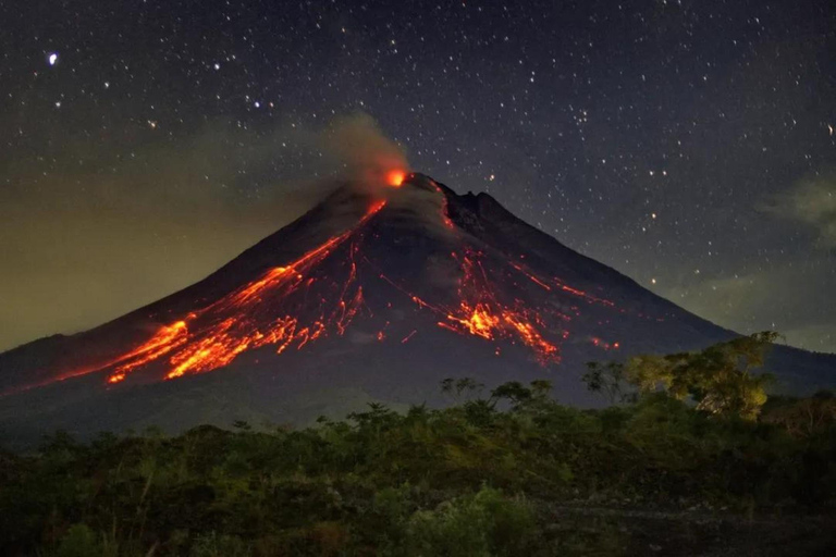 Prambanan Sunset and Merapi Lava Night Tour with Pickup