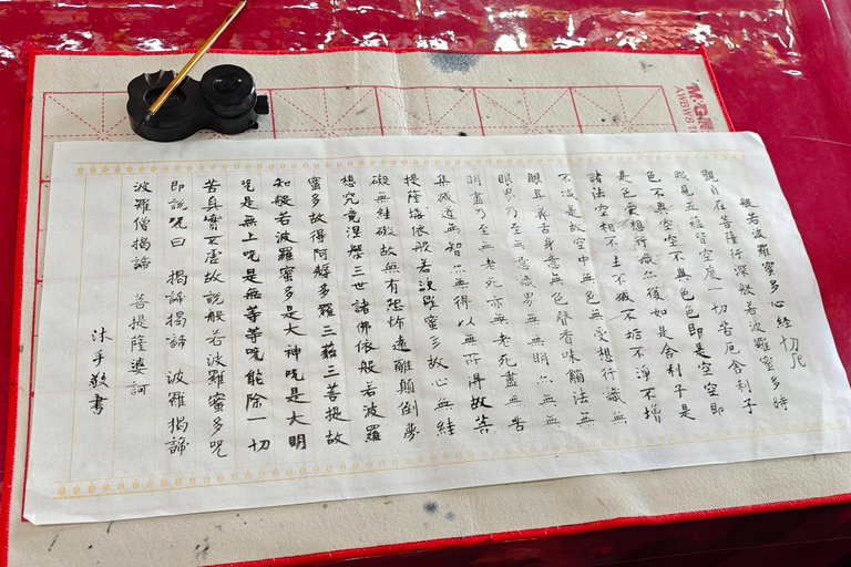 Shanghai: tour privato personalizzabile di 4 ore dei luoghi più importantiShanghai: tour di 4 ore con guida privata e macchina privata