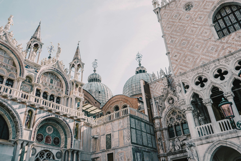 Venice: St. Mark's Basilica, Doge's Palace & Bridge of Sighs Guided tour of St. Mark's Basilica and Doge's Palace