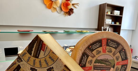 Basel: Lokale Käseverkostung mit einem Käsesommelier