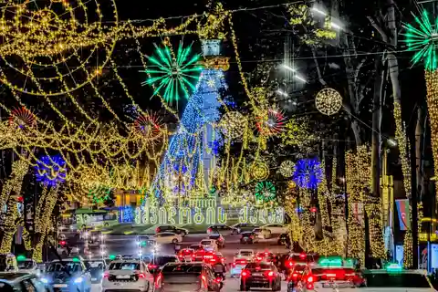 Tbilisi: Christmas Market & Hidden Gems Guided Walking Tour