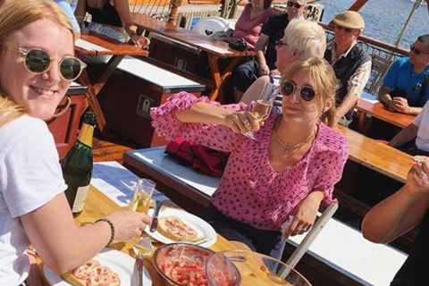 Oslo: Blues Cruise on the Oslo Fjord With Shrimp Buffet