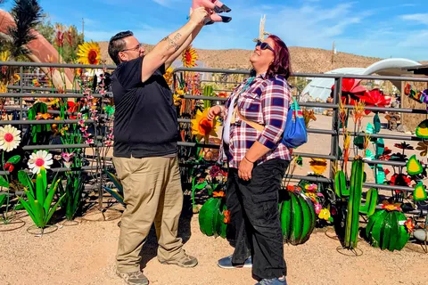 Las Vegas: Red Rock Canyon & Whimsical Cactus Joe's + Lunch