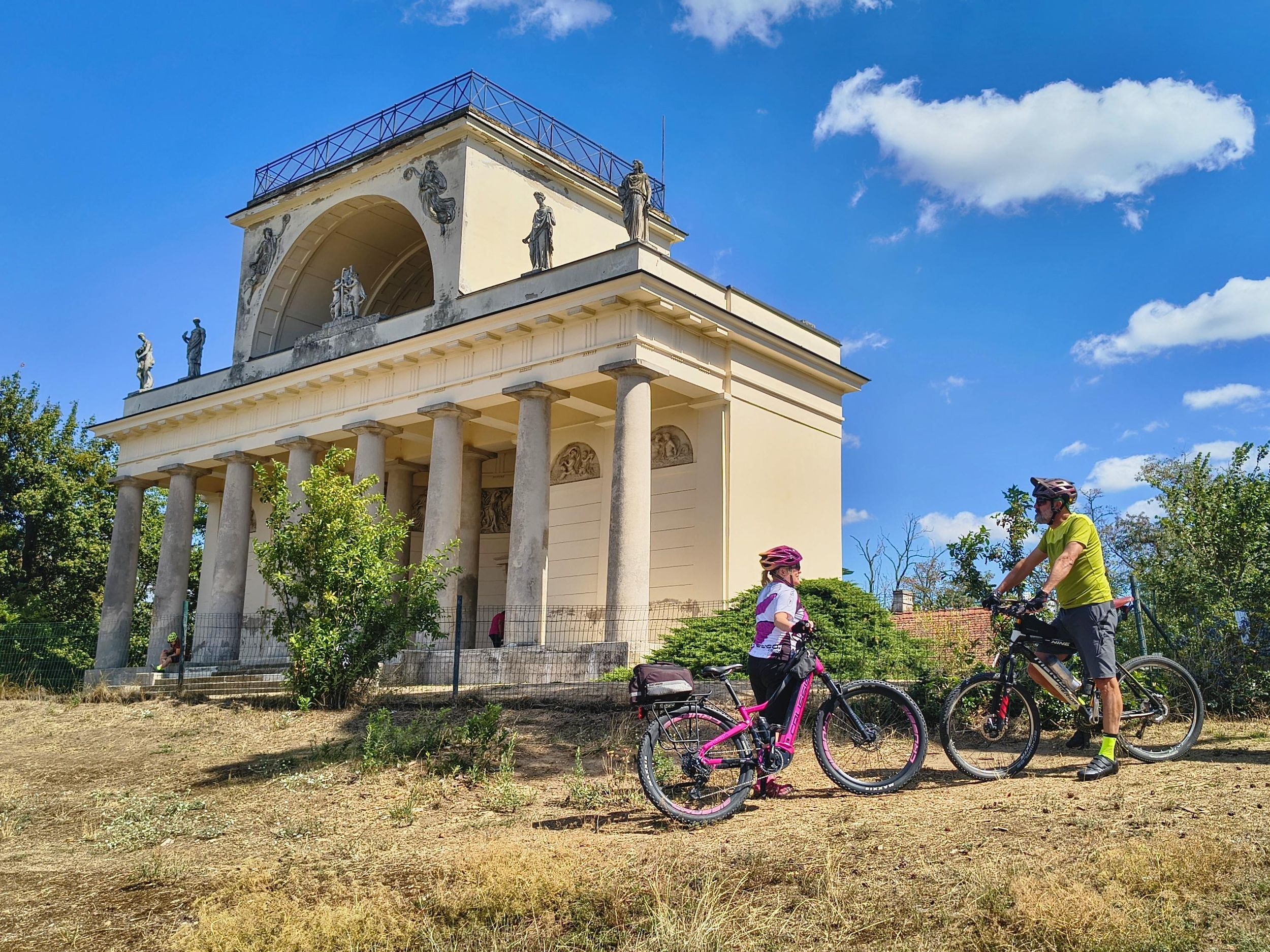 Lednice–Valtice: UNESCO-E-Bike-Tour zu Schlössern und Tempeln