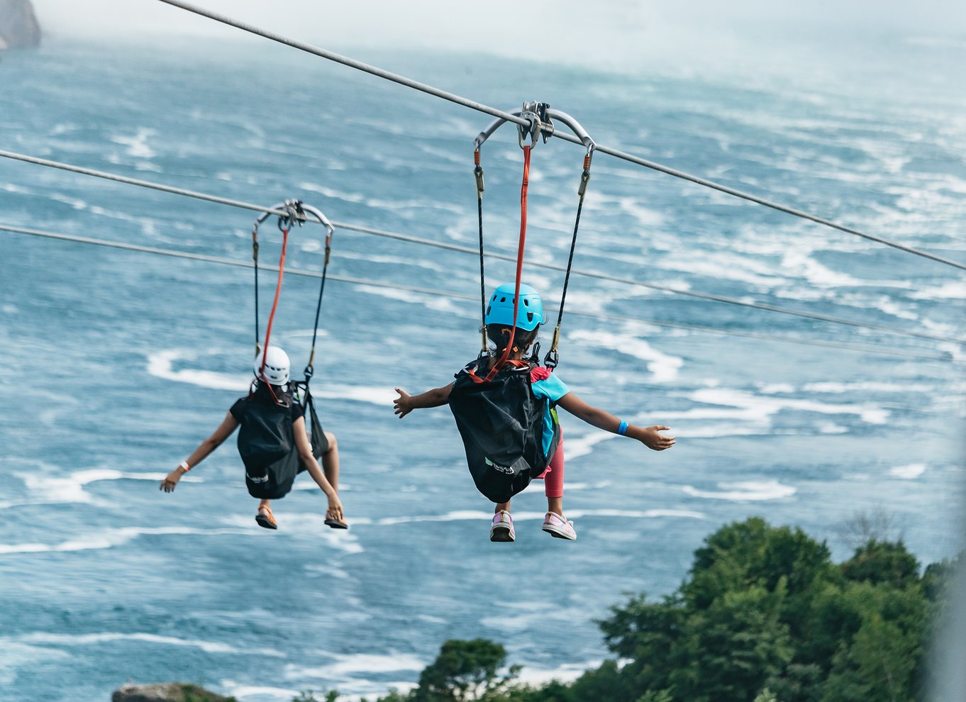 Niagara Falls, Canada: Zipline til vandfaldene