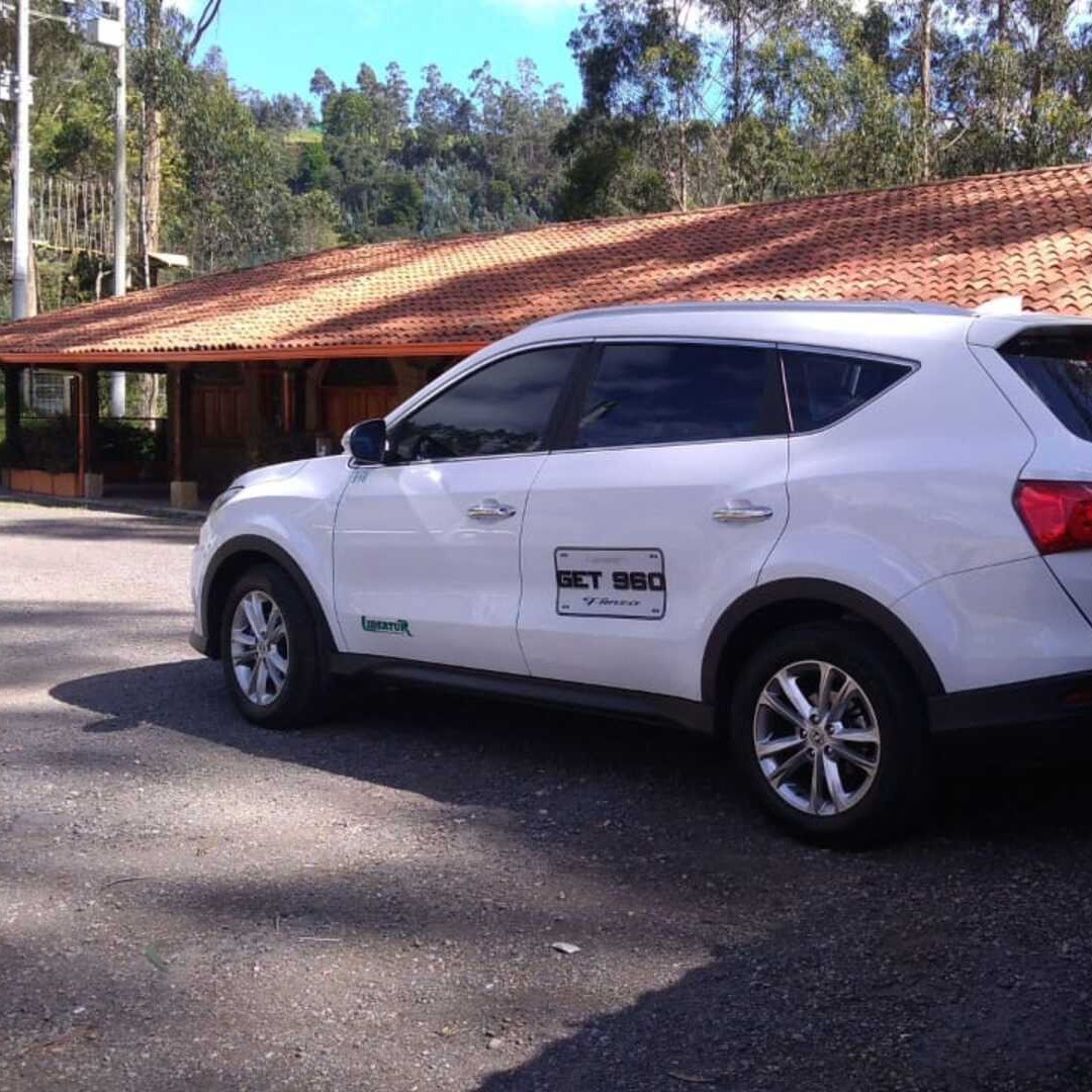 Colagem de mídia
