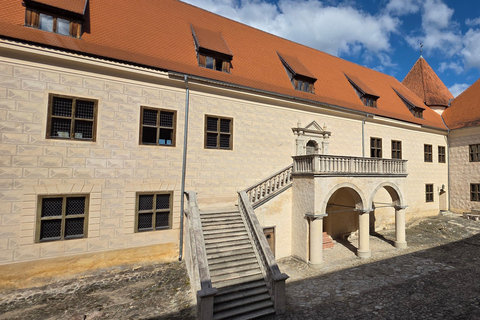 From Riga: Bauska Castle & Rundāle Palace Half Day Trip
