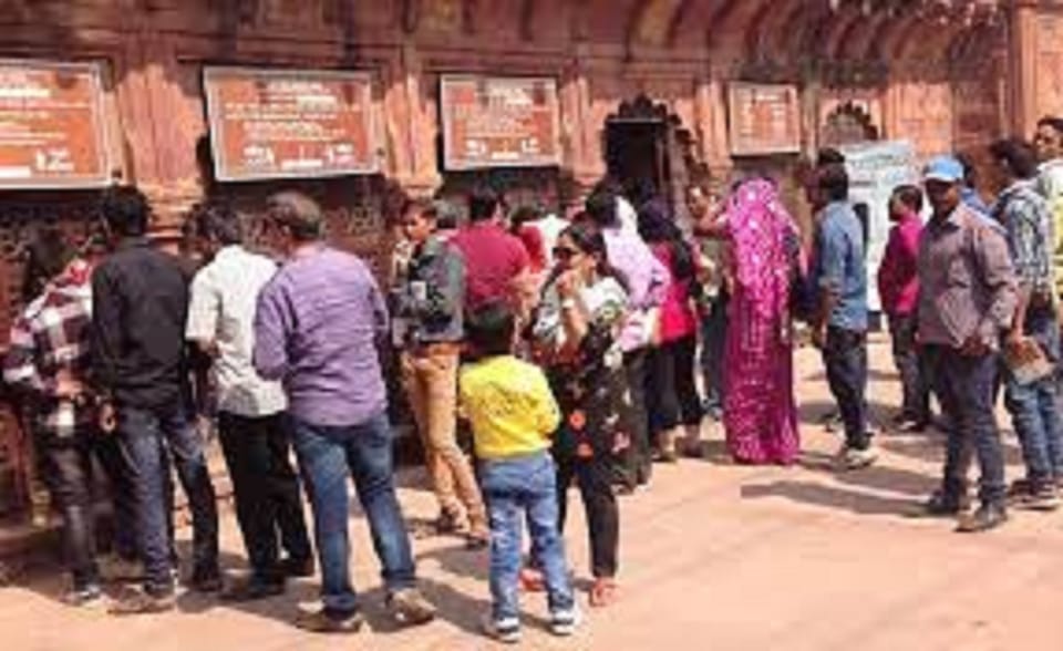 Taj Mahal & Fort SkiptheLine Entry Tickets with Guide. GetYourGuide