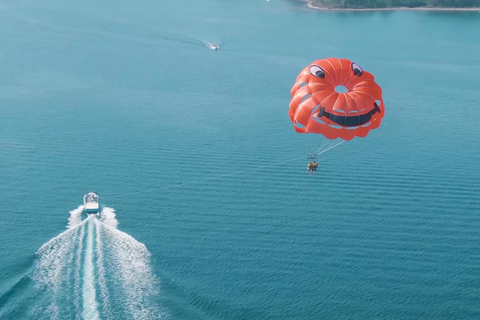 Dassia: Parasailing Adventure in Corfu Dassia: Boat Ride and Parasailing Adventure in Corfu